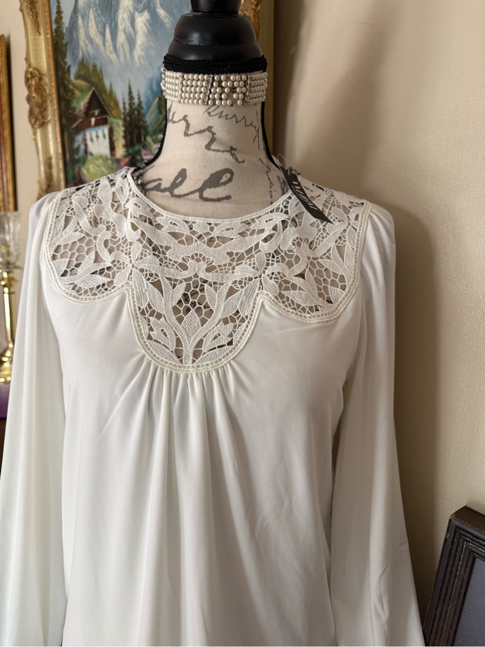 White House Black Market White Lace Yoke Long Sleeve Blouse NWT 70.00 - Picture 4 of 6